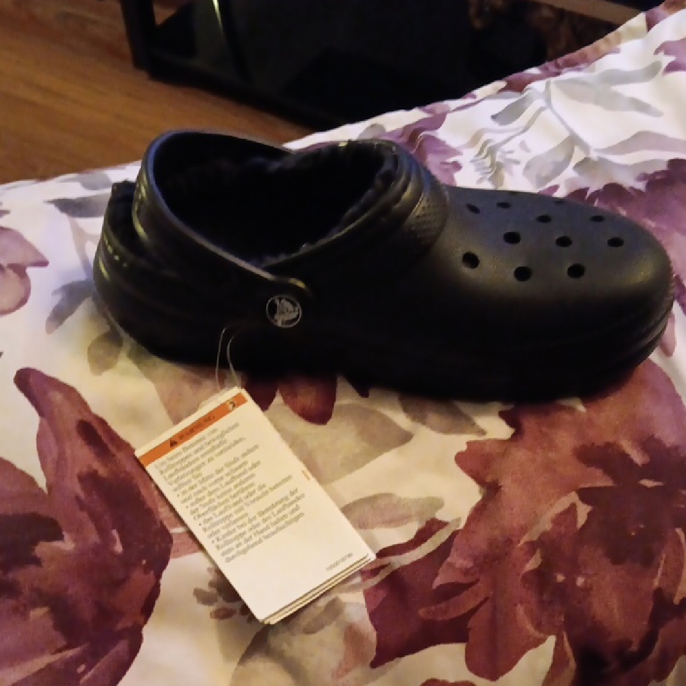 CROCS Classic Black Clogs
